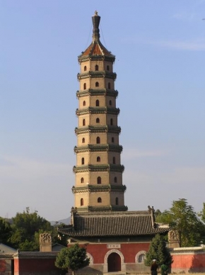 Architektura a památky - Pagoda v Letním sídle císařů v Číně
