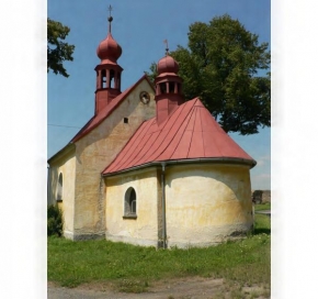 Architektura a památky - Místní kostelíček na Karlově