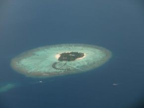 Fotograf roku na cestách 2009 - Resort z letadla (Maledivy)