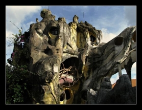 Architektura a památky - Hang Nga -Dalat -Vietnam (crazy house)
