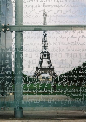 Fotograf roku na cestách 2009 - Klid u Eiffelovy věže