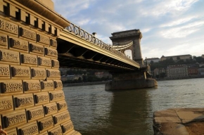 Architektura a památky - Budapest - reťazový most cez Dunaj