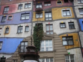 Úlovky z dovolené - Architekt  Hunderwasser - bytové jednotky
