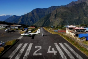 Fotograf roku na cestách 2009 - Letiště v Lukle, zde začíná trek do základního tábora na Mont Everest