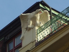 Detail v architektuře - Orel