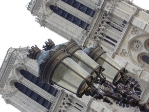 Detail v architektuře - Chrám Matky Boží v Paříži