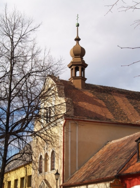 Detail v architektuře - Kostol so zvonicou
