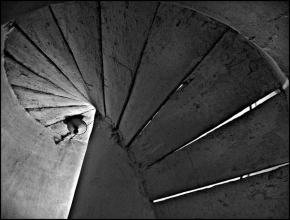 Detail v architektuře - Fotograf roku - kreativita - Pod schody