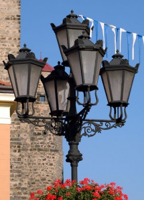 Detail v architektuře - Lampa