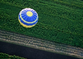 Krásy krajiny - Fotograf roku - kreativita - Krajina s balónem