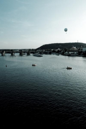 Úlovky z dovolené - Balón nad mostem