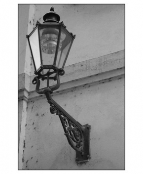 Detail v architektuře - Lampa
