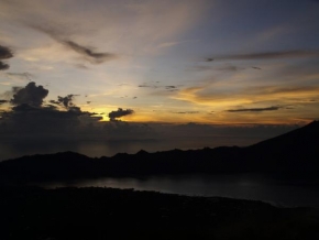 Místo, které nejraději fotografuji - Svítání na Gunung Batur 2.