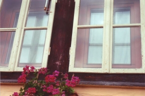 Detail v architektuře - Okno v okně