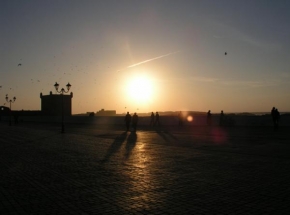 Dlouhé noci a život po setmění - Západ slunce v Essauiře