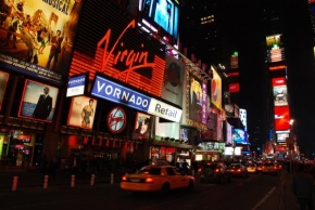 Dlouhé noci a život po setmění - Times Square