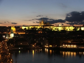 Dlouhé noci a život po setmění - Večerní Praha