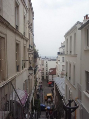 Katarína Kubincová - Rue de Montmartre