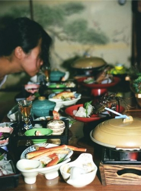 Jídlo a pití - Večeře v Ryokanu
