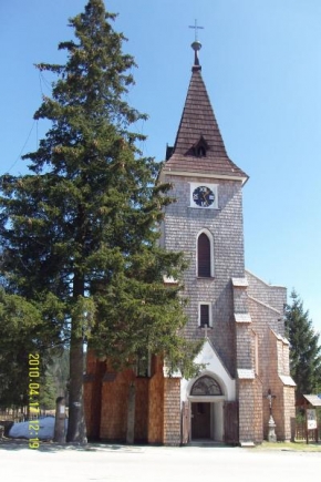 Na ulici - Drevený kostol v Kvilde