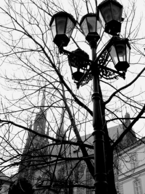 Černobílá poezie - Lampa pod Špilberkem