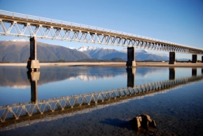 Fotograf roku na cestách 2010 - Nejdelsi most na jizni ostove NZ west coast