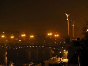Večer a noc ve fotografii - Most Legií
