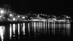 Černobílá poezie - Noc  pri mori