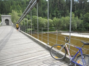 Krajina posedlá vodou - Stádlec -řetězový most přes Lužnici