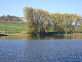 Krajina posedlá vodou - Podzim u rybníka
