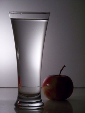 Jídlo a pití - Voda a jablko
