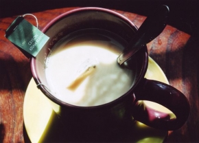 Jídlo a pití - Černý čaj s mlékem 2