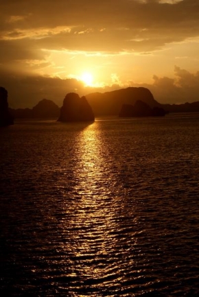 Slunce je veliký básník! - Východ slunce v Ha Long (Vietnam) 1