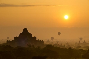 Slunce je veliký básník! - Fotograf roku - TOP 20 - V objatí slnka, Barma