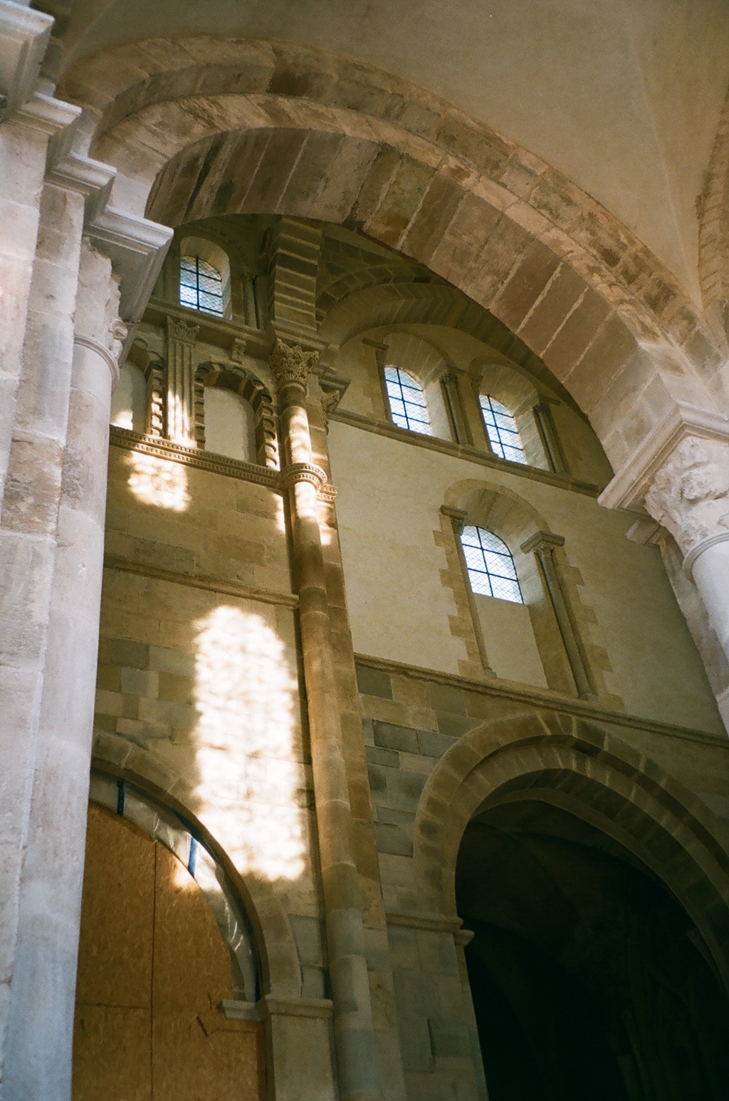 Slunce v katedrále