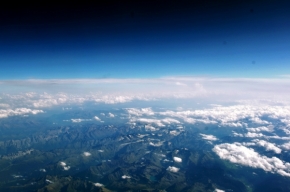 Fotíme oblohu - World is beautiful II. - nad Alpami sa uz zmraka