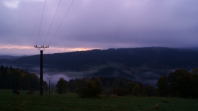 Kateřina Plachá - Východ Slunce s mlhou v údolí