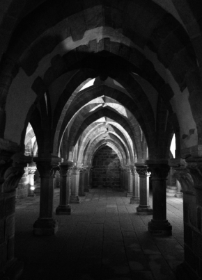 Interiér - Sklepy baziliky v Třebíči