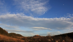 Fotíme oblohu - nad hradem Pecka