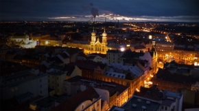 Chodím ulicí - Plzeň se halí do tmy....