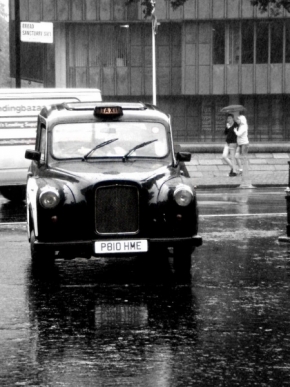Černobílá fotografie - Londýnské taxi