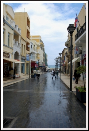 Chodím ulicí - Heraklion po dešti