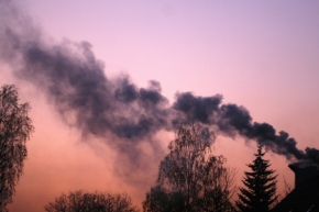 Petra Hudosová - Pohled na oblohu přes dým