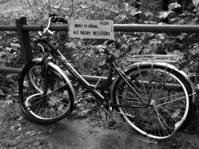 Černobílá fotografie - Konec cyklotoulky