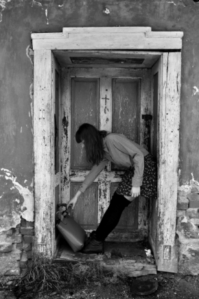 Černobílá fotografie - La puerta