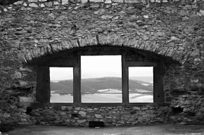 Černobílá fotografie - Spišský hrad