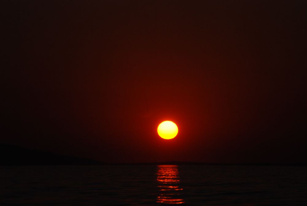 Slunce nad mořem