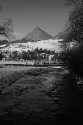 Černobílá fotografie - Rieka Dunajec