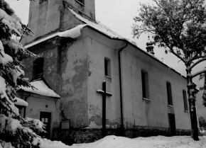 Černobílá fotografie - Kostel