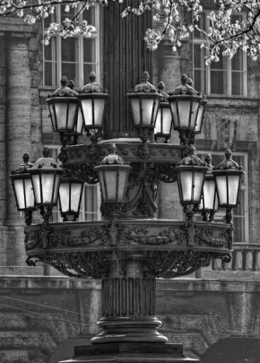 Černobílá fotografie - Lampa
